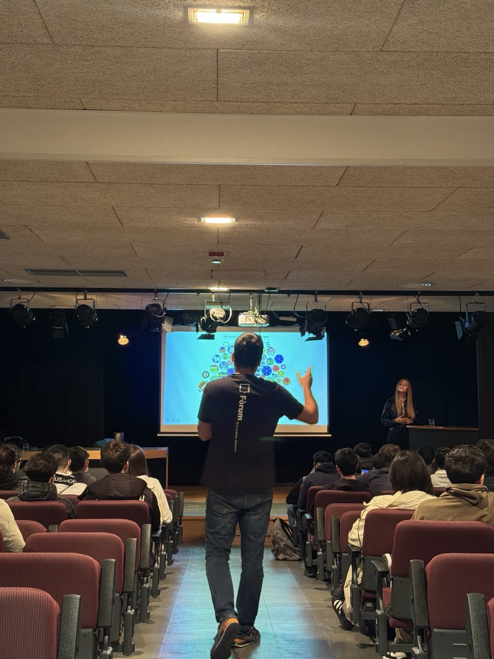 Presentació del projecte a una escola
